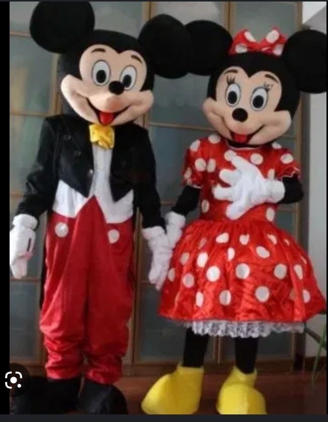 Închiriez costum Mickey Mouse