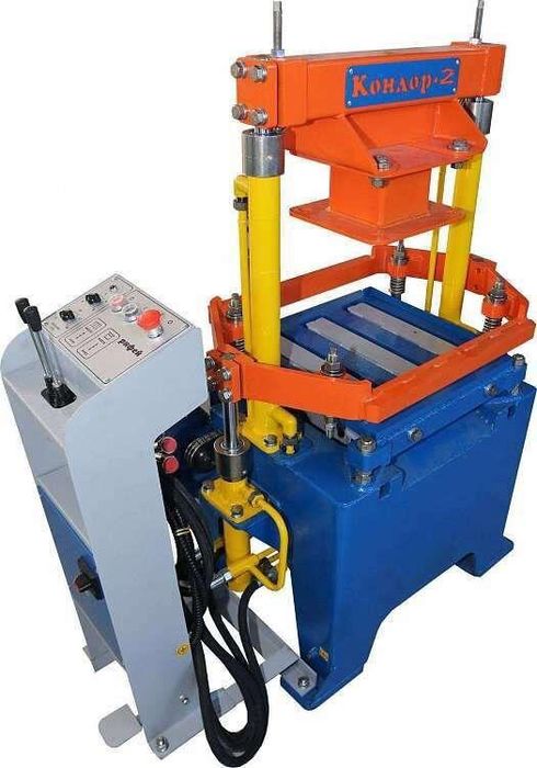 Вибропресс Рифей-Кондор для шлакоблока,брусчатки и бордюра.Новый.