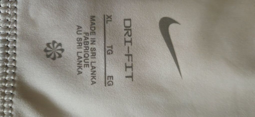 Спортно бюстие NIKE
