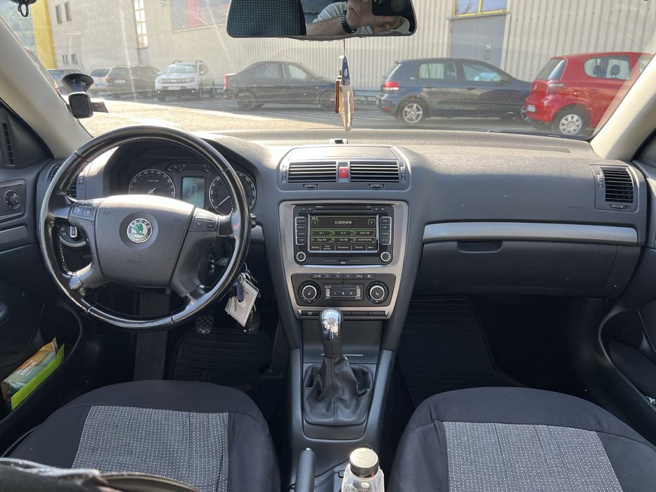 Skoda Octavia 2 Elegance benzina 1.6 MPI 102 CP