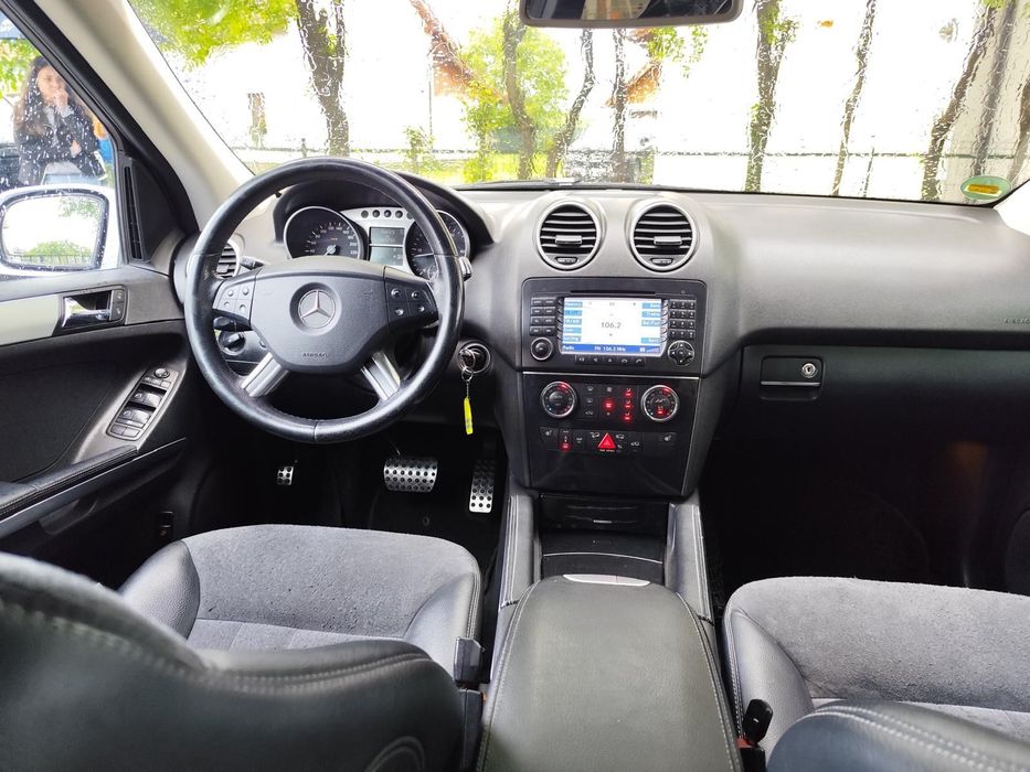 Mercedes-Benz ML Mercedes ML 320 – Putere, confort și stil!