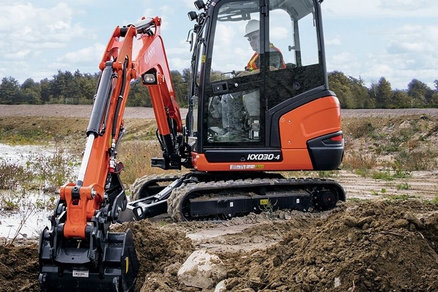 Miniexcavator minibuldo sapaturi cu operator de inchiriat