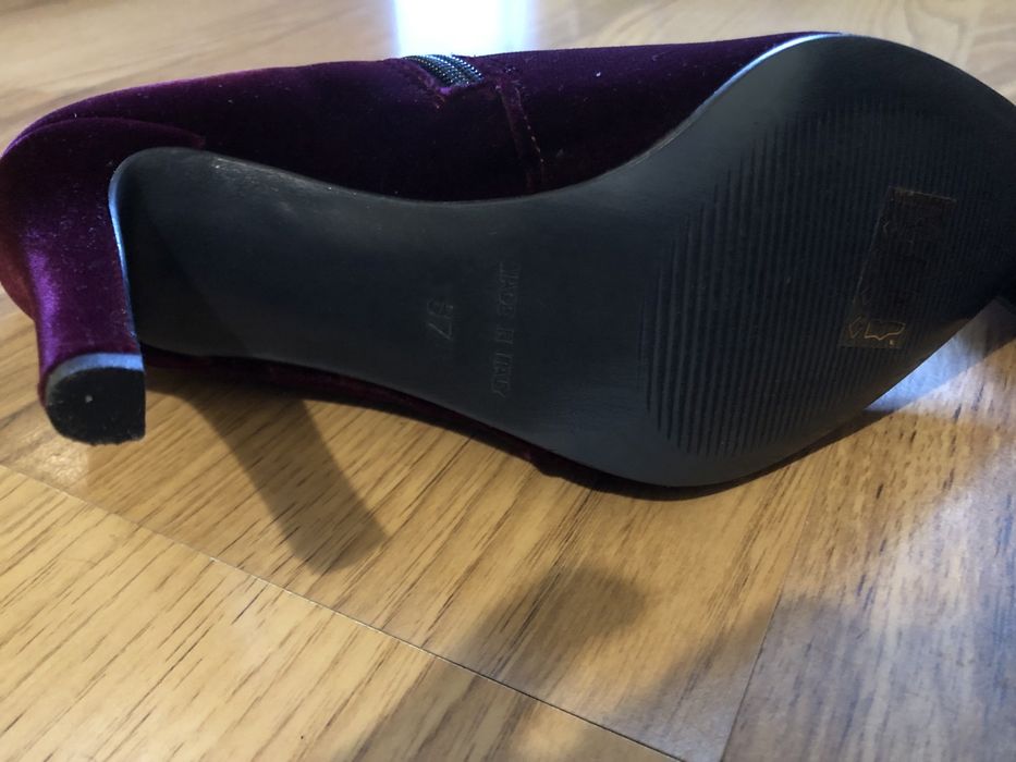 Боти от велур на ток