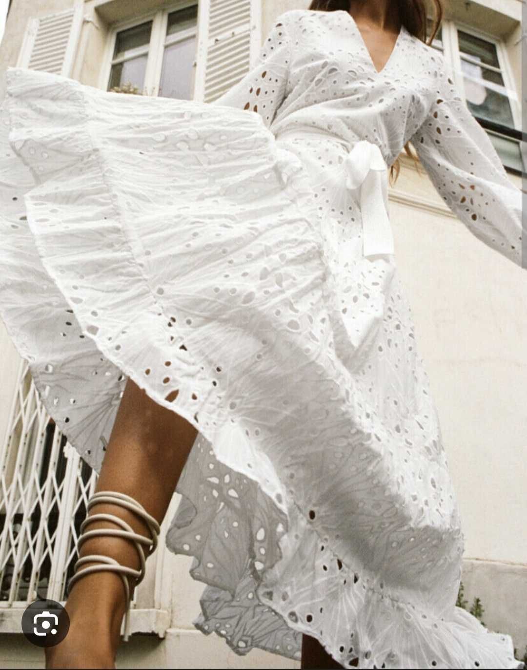 Бяла бродирана рокля Zara