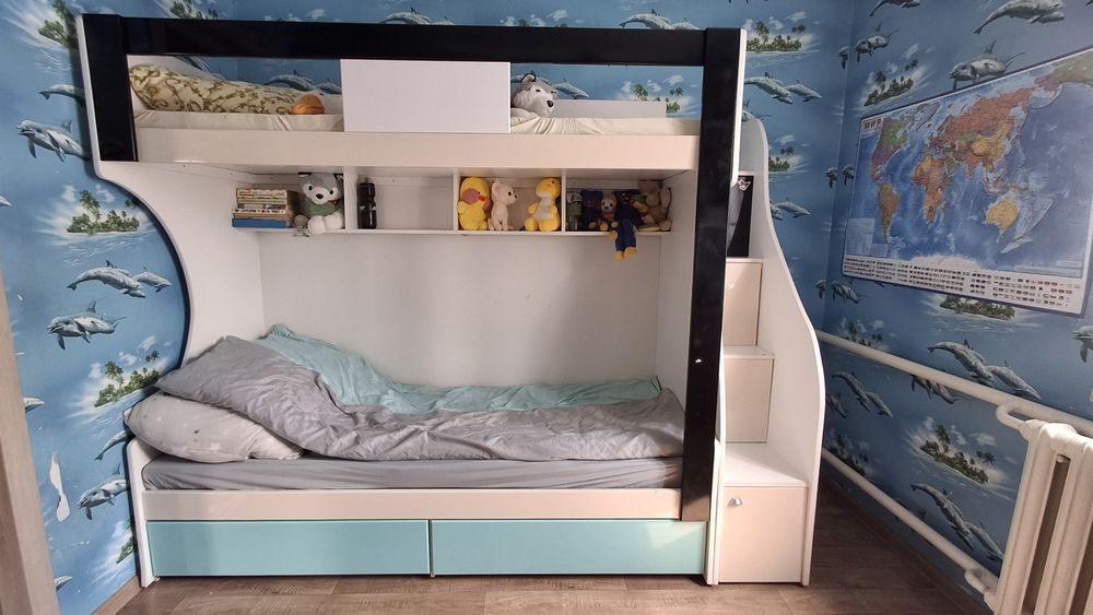 Двухярусная кровать