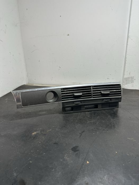 Grila bord centrala Audi A6 C6 2005-2010 3.0 TDI 2.7 TDI 2.0 TDI