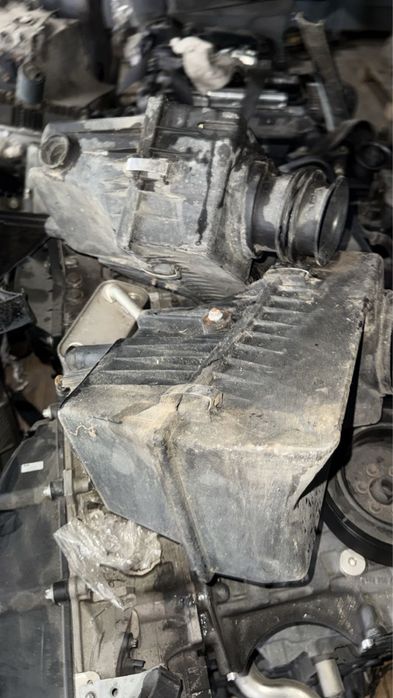 Корпус воздушного фильтра БМВ Е34