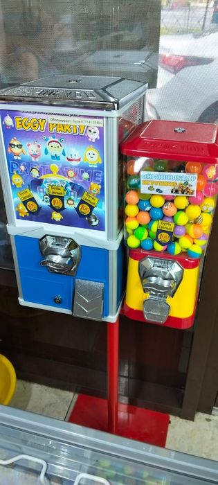 Вендинг аппарат для жвачек и игрушек