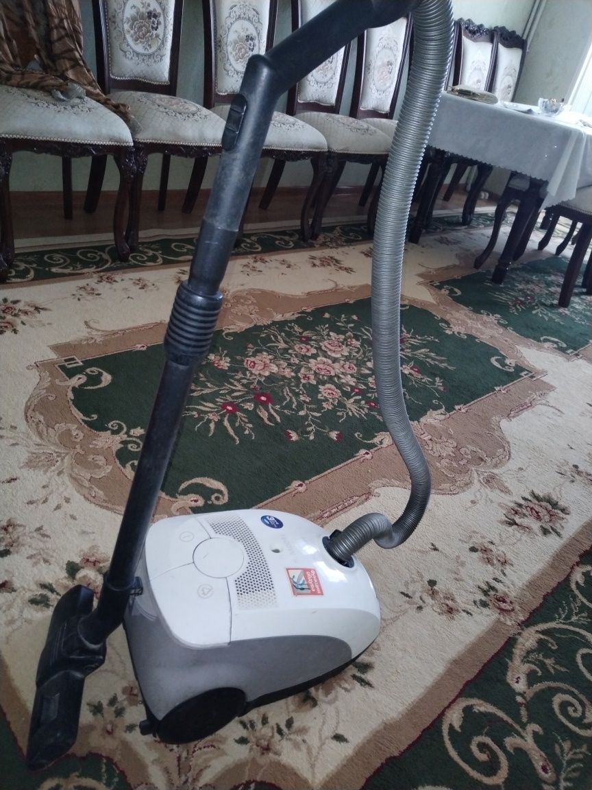 Пылесос марки Samsung