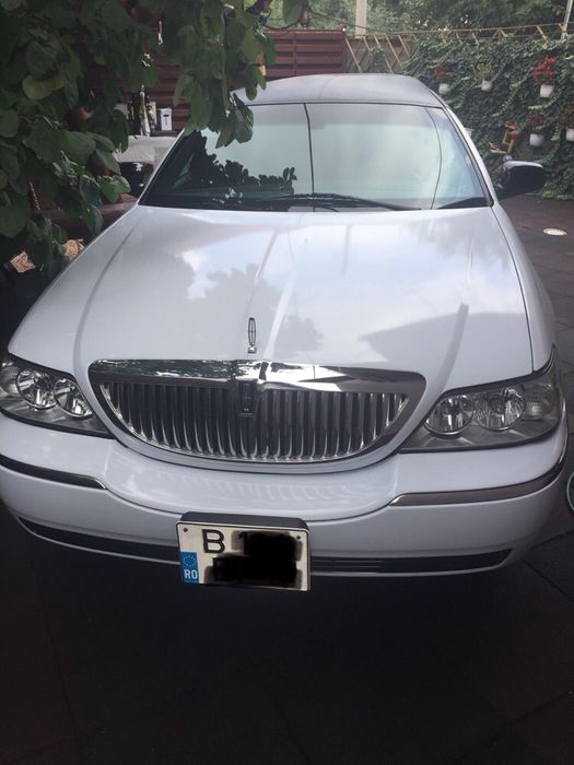 Limuzina Lincoln Town car modelul nou