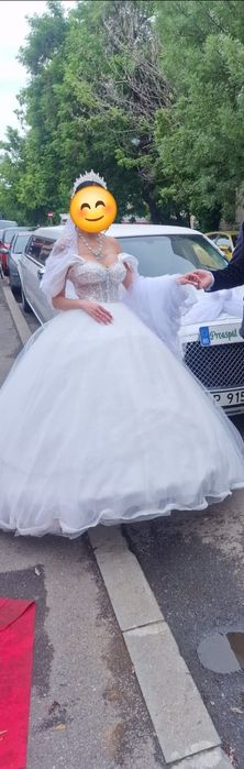 URGENT.  Rochie De Mireasa
