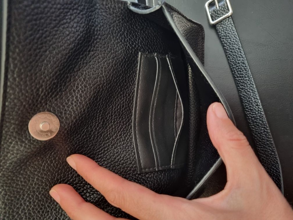 Черен колан чанта портмоне DKNY