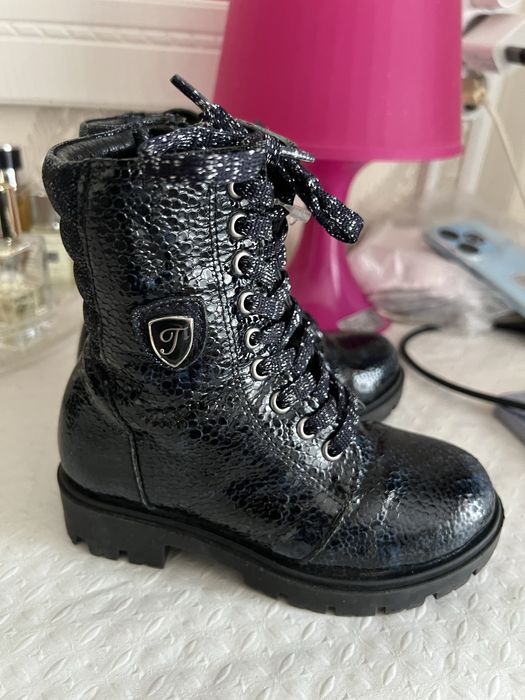 Продам зимнюю обувь натуралка