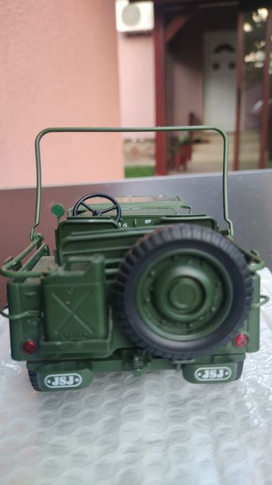 Macheta Jeep Willis model 1943 mărimea 1:18 din metal