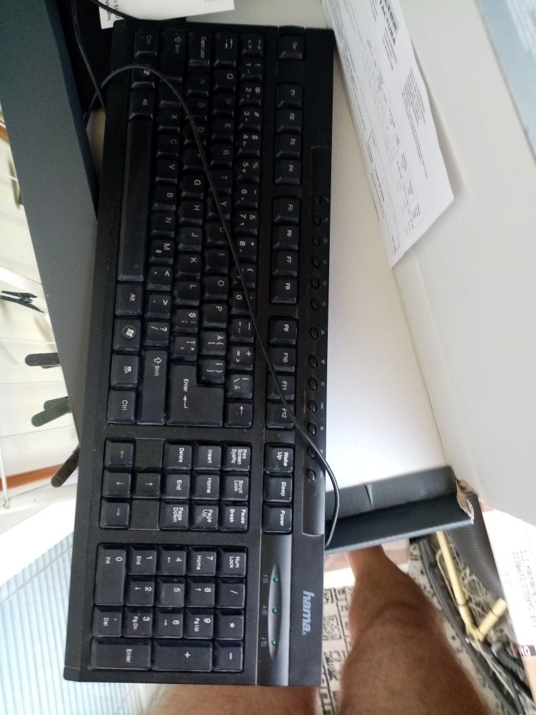 vand tastatura, mouse, cablu dvi-vga, cablu sunet, cablu scart