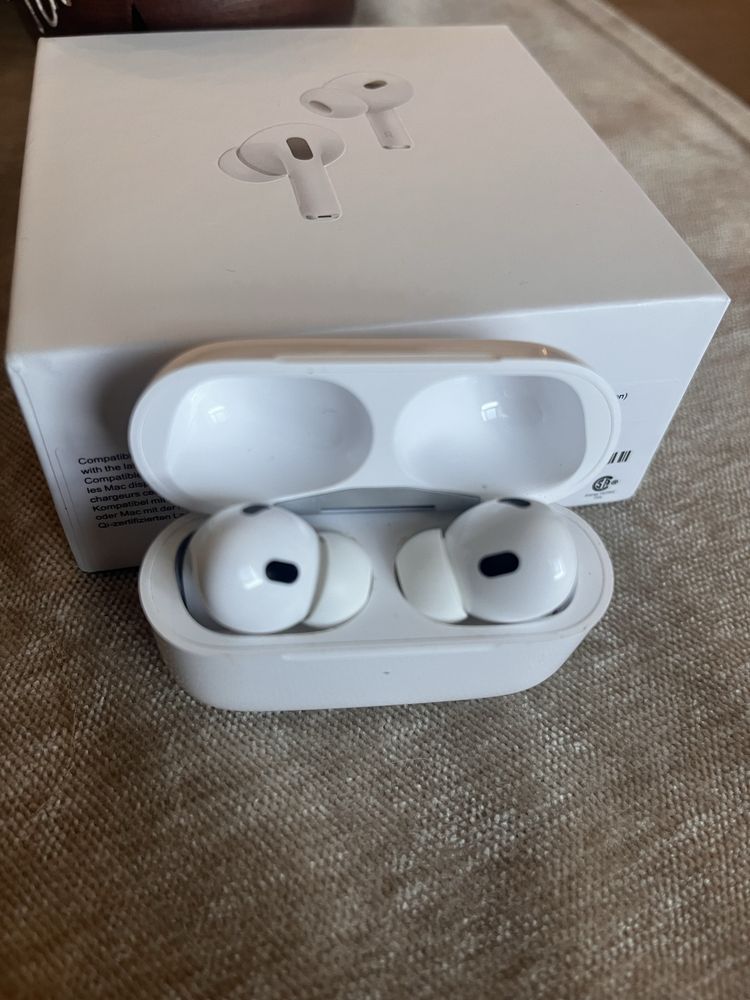 Продавам слушалки AirPods Pro