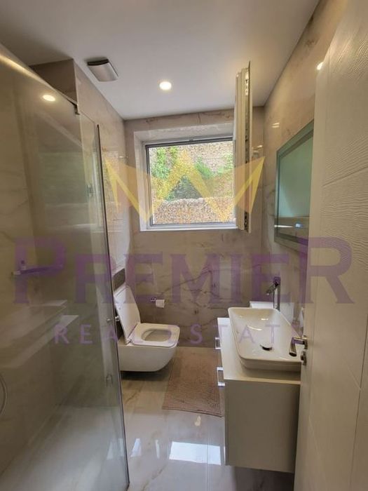 Дава се под наем Тристаен апартамент в Варна, Аспарухово - 105 кв.м за 849 € - Снимка #12