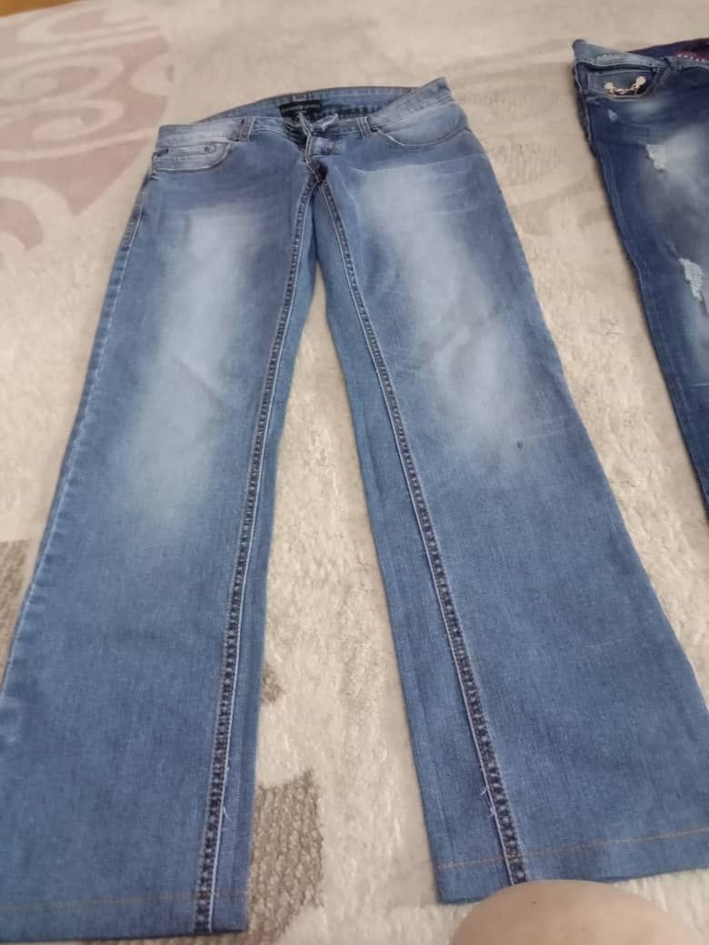 Продаю женские джинсы