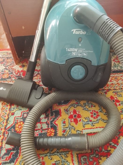 Пылесос LG turbo.