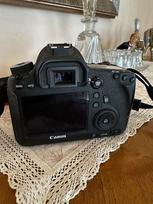 Canon 6D фотоапарат и чанта