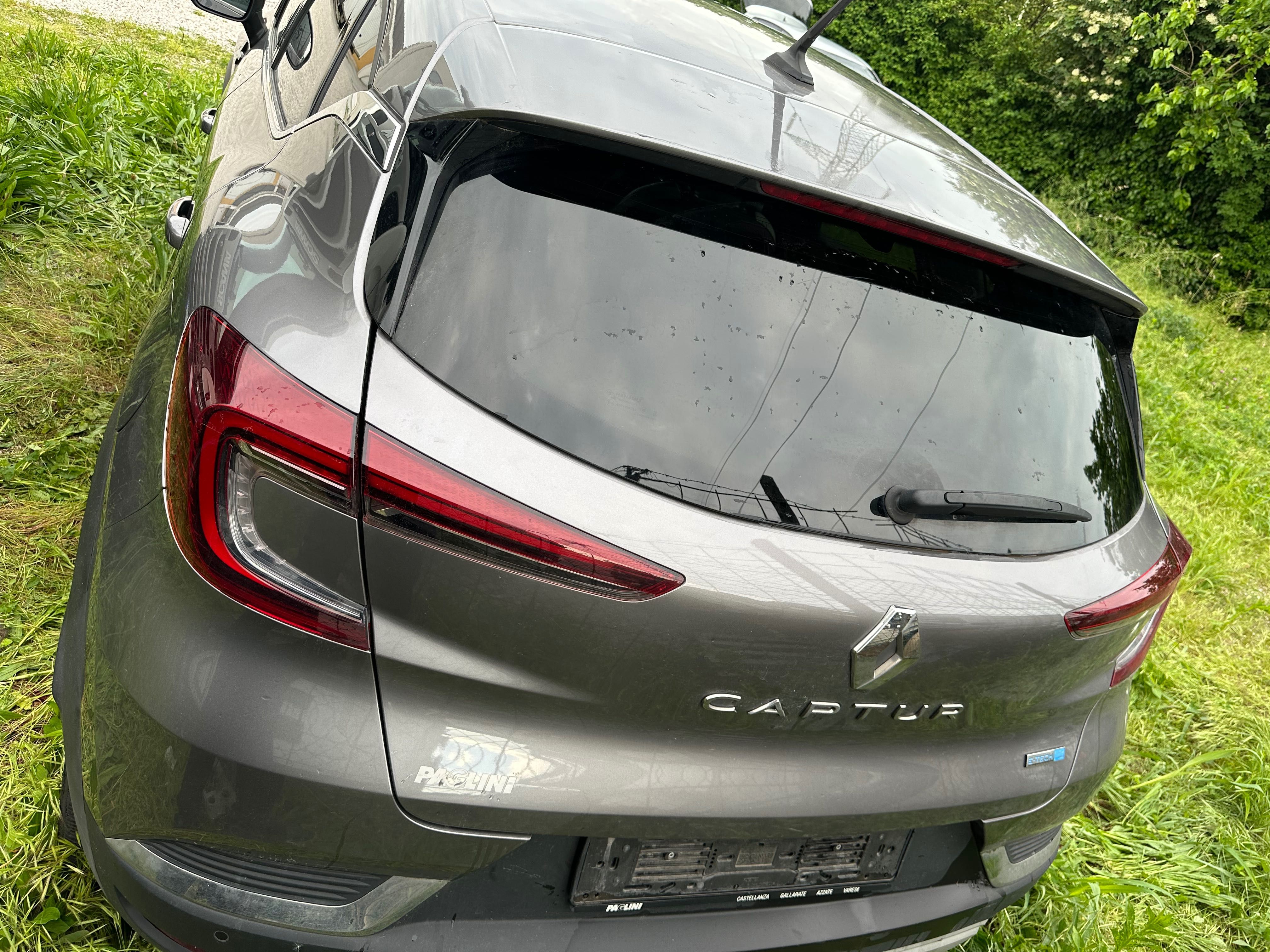 Renault Captur 1.6 PHEV E-Tech Intens CUTIE DE VITEZA defecta