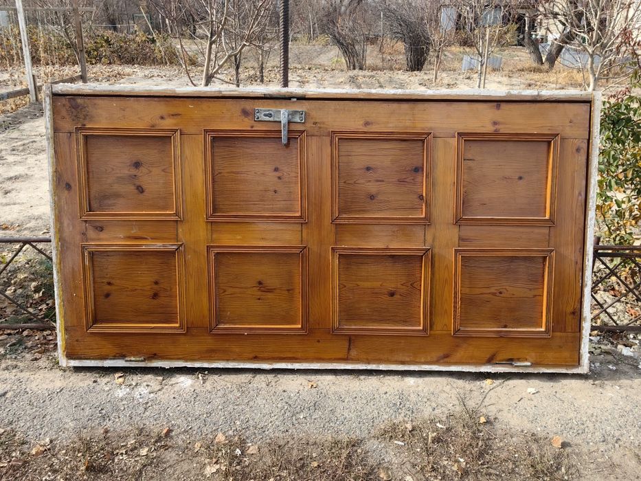 Продам межкомнатные деревянные двери