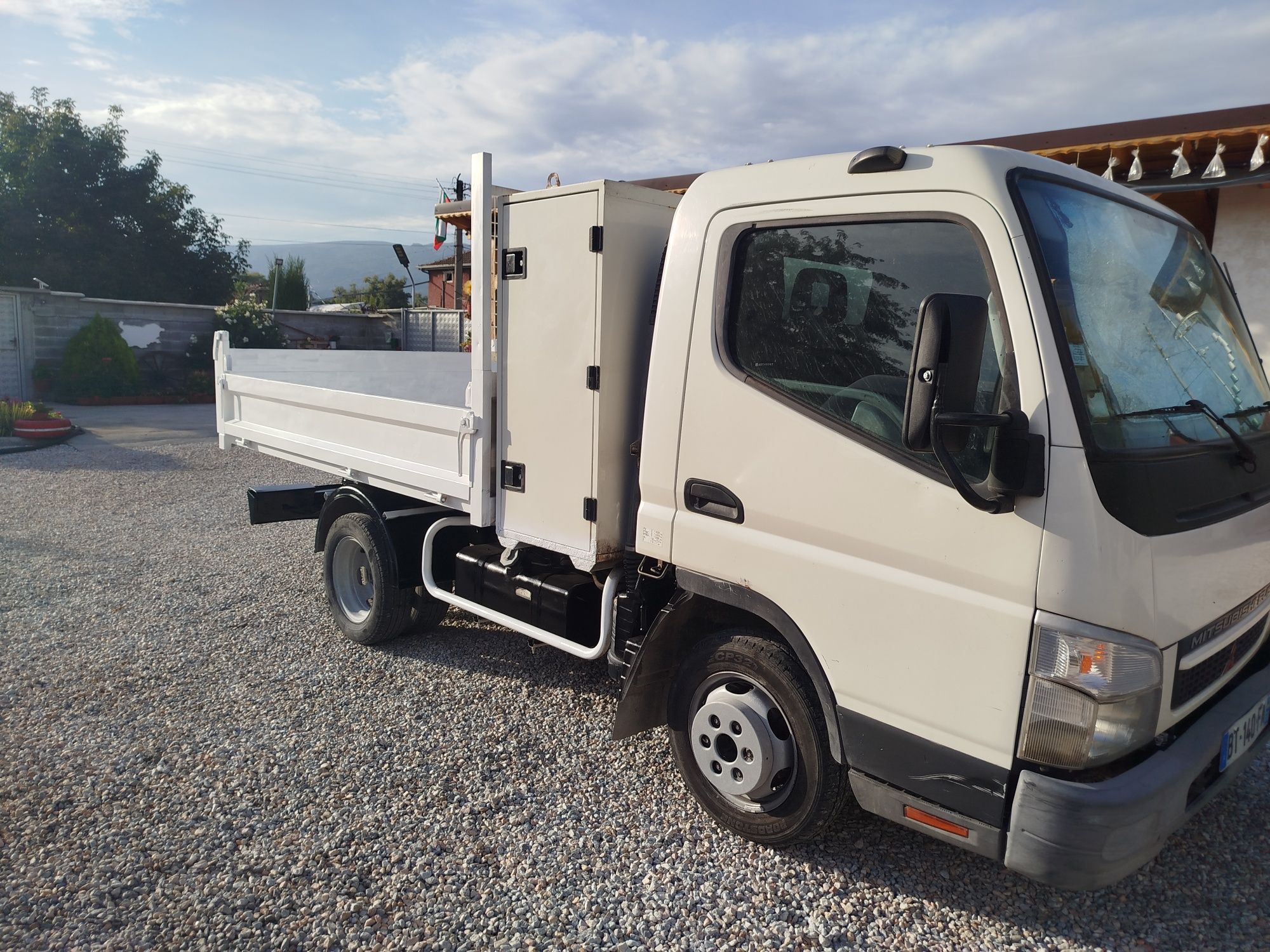 Mitsubishi Canter - самосвал