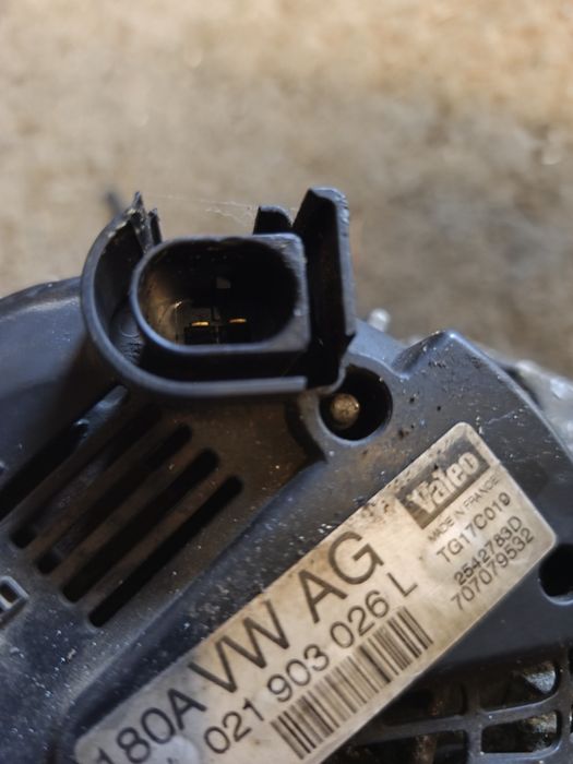 Alternator 2.0 tdi BMR BKP BKD 021903026L Volkswagen Passat B6 2005-20