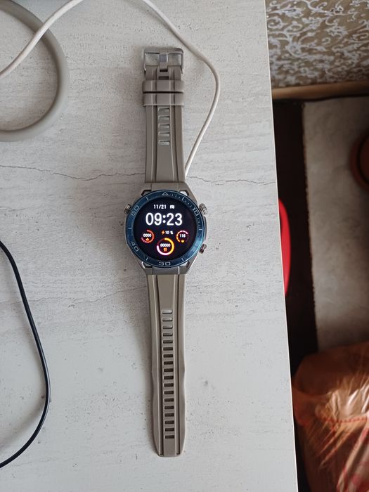 Продам часы в хорошем состоянии