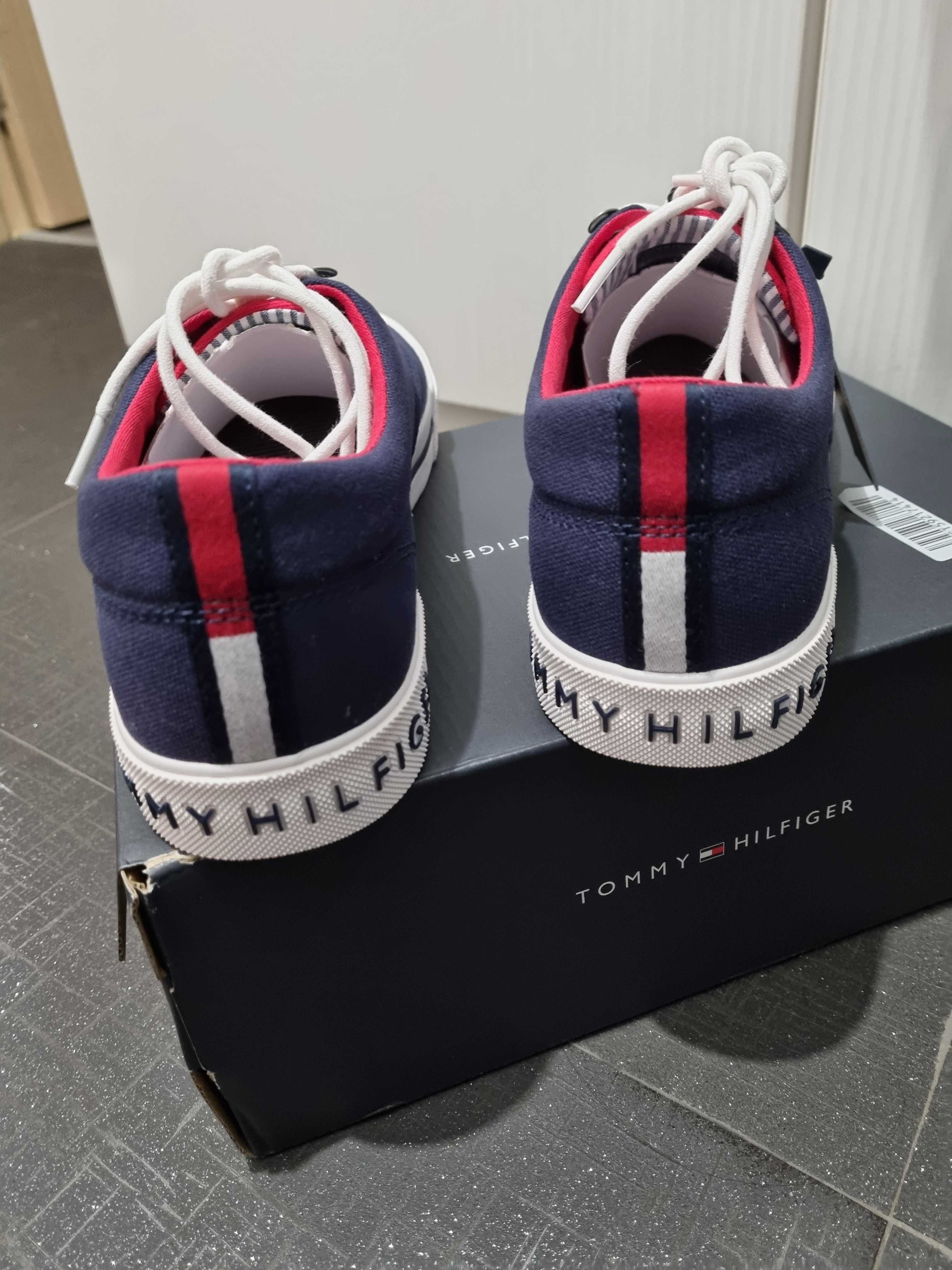 Tommy Hilfiger/43