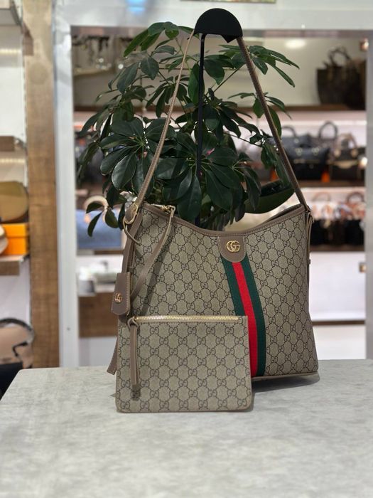 Geanta Gucci noua !!! Dimensiuni 40/26 !!!