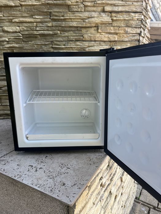 Klerstein frigider cu congelator