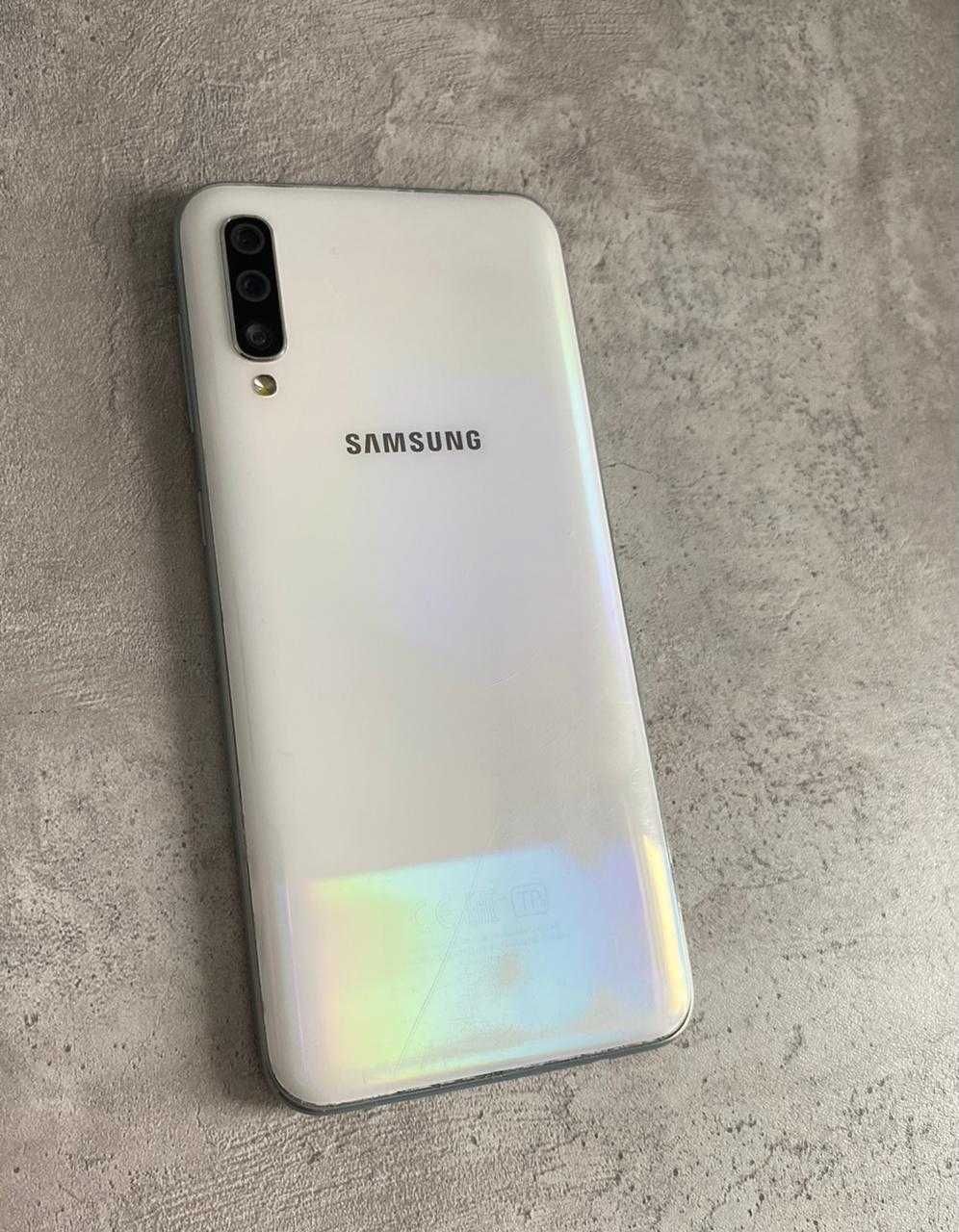 Samsung A50.               .