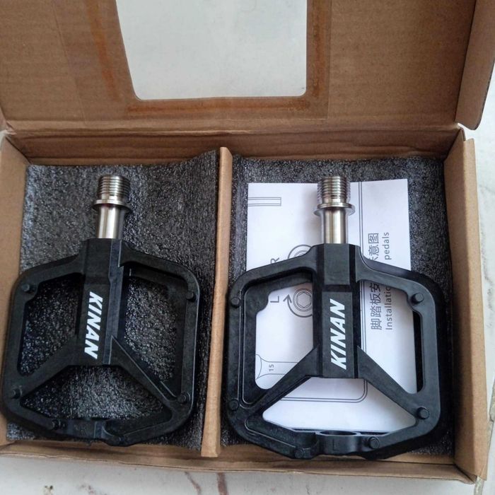 Карбонови педали, титаниева ос 140g