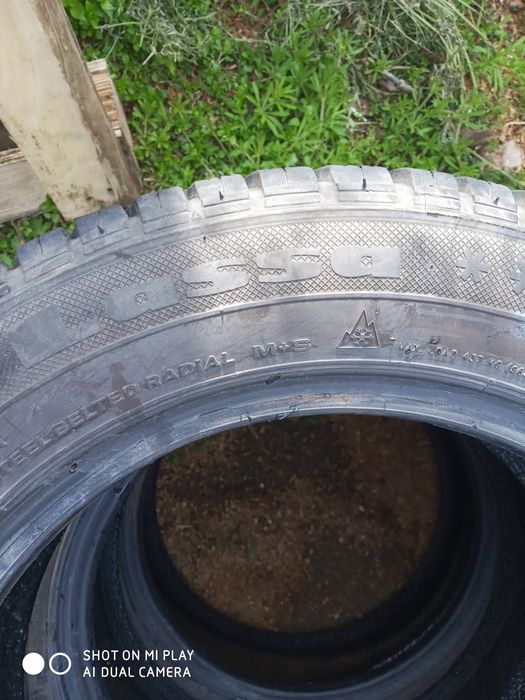 Продавам 14 цола гуми LASSA