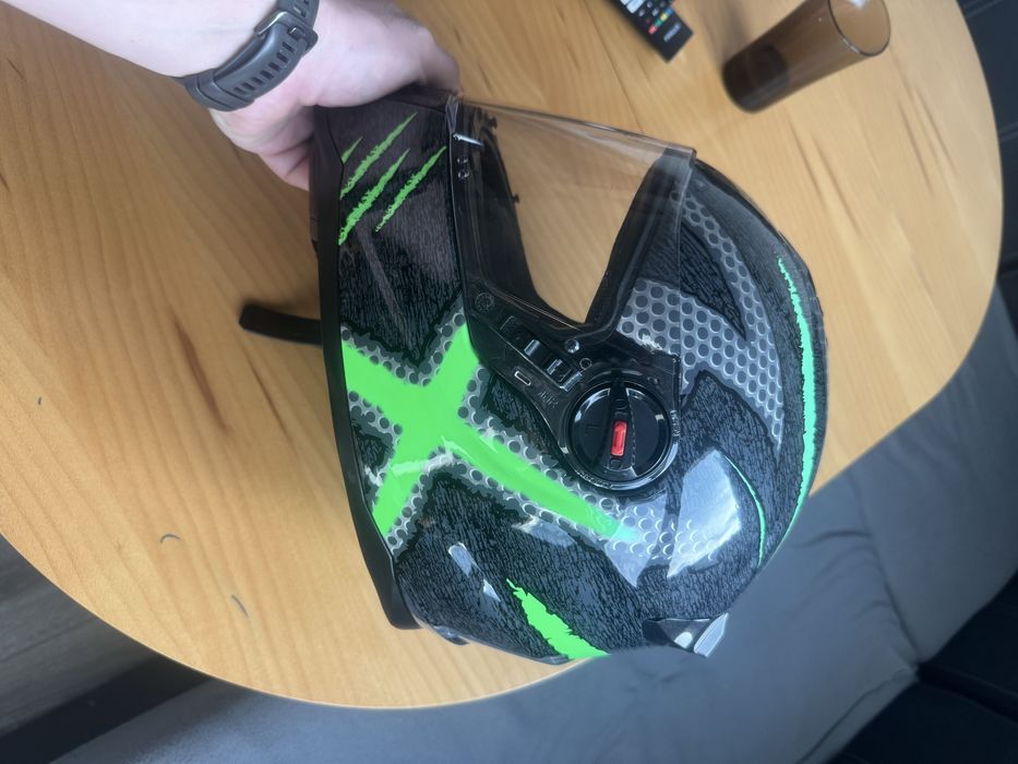 Продавам каска NEXO