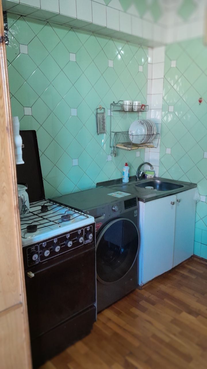 Продаю свою 4ком кв. На ц-6