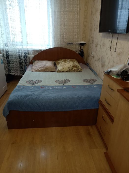 Продам спальный гарнитур.