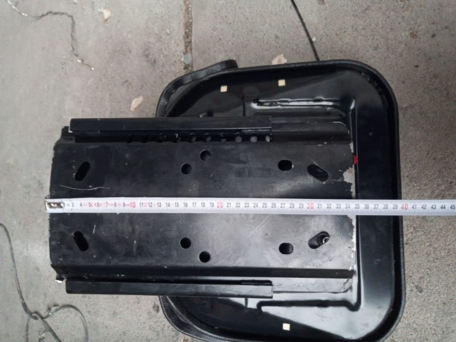 scaun de tractor romanesc si alte utilaje cu prindere universala 4XYT