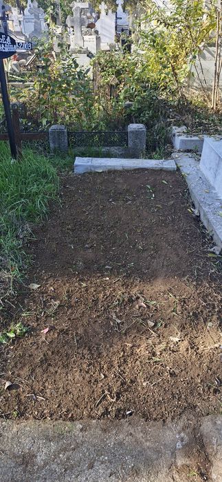 Vand loc Veci  Cimintirul Ghencea civil .. 1×3 pret 5000 Euro