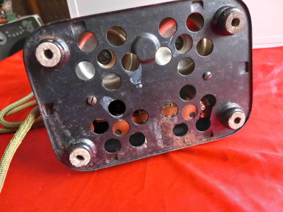 Телефон Метален с Манивела