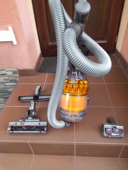 De vanzare  aspirator cu fir, Dyson ball  CY 27