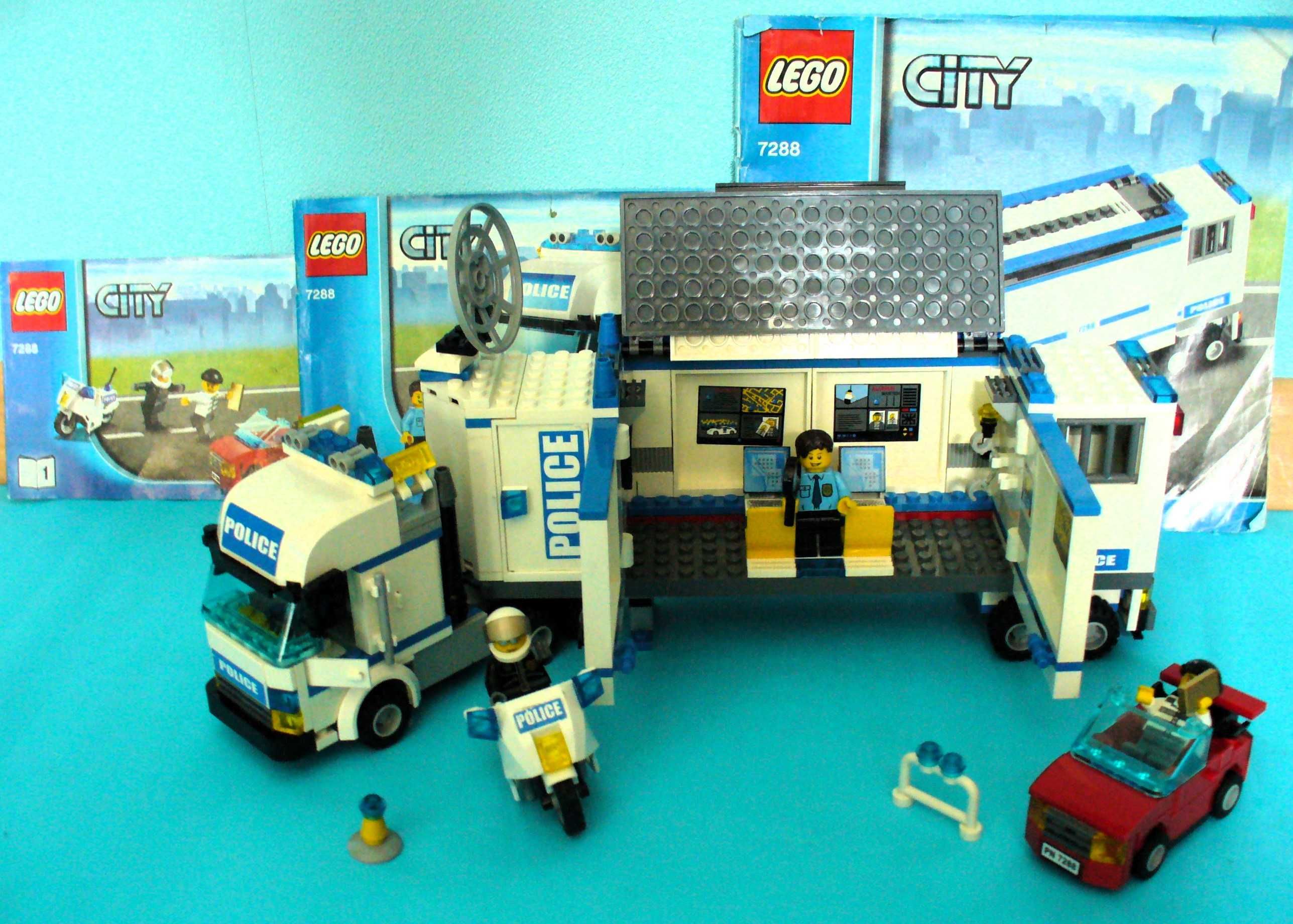 LEGO City7744 Полицейски участък+автопарк