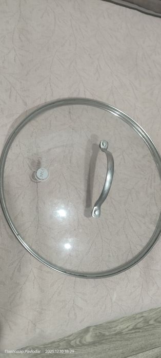 Продам крышки  стеклянные.