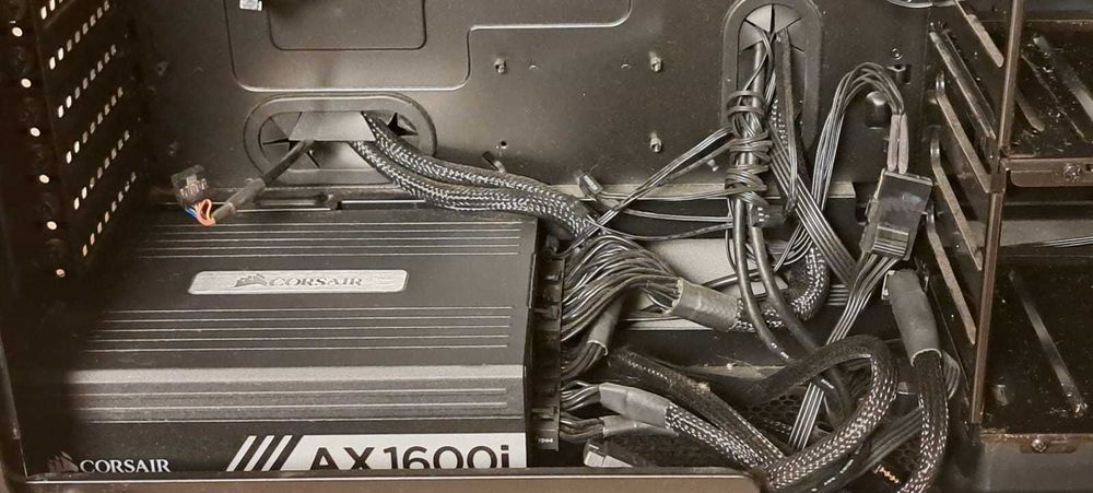 Sursa Corsair AX1600i , 1600W Titanium