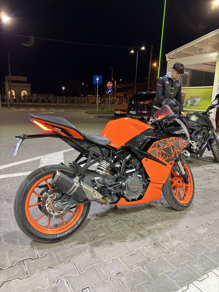 Ktm rc 125.