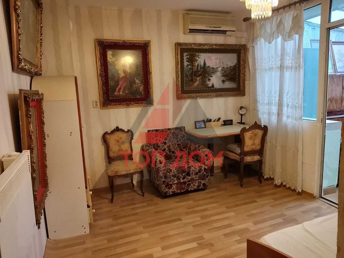 Тристаен! Спортна зала! Втори етаж! Свободен! Код 72349