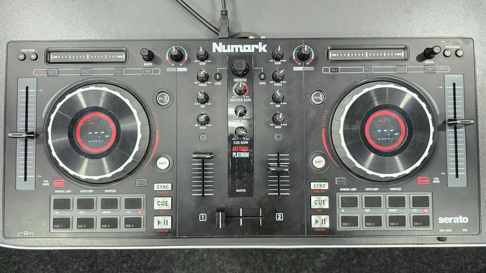 Numark Mixtrack Platinum + decksaver