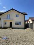 Vand 1/2 duplex ,  str. S . Barnutiu  . cartier nou