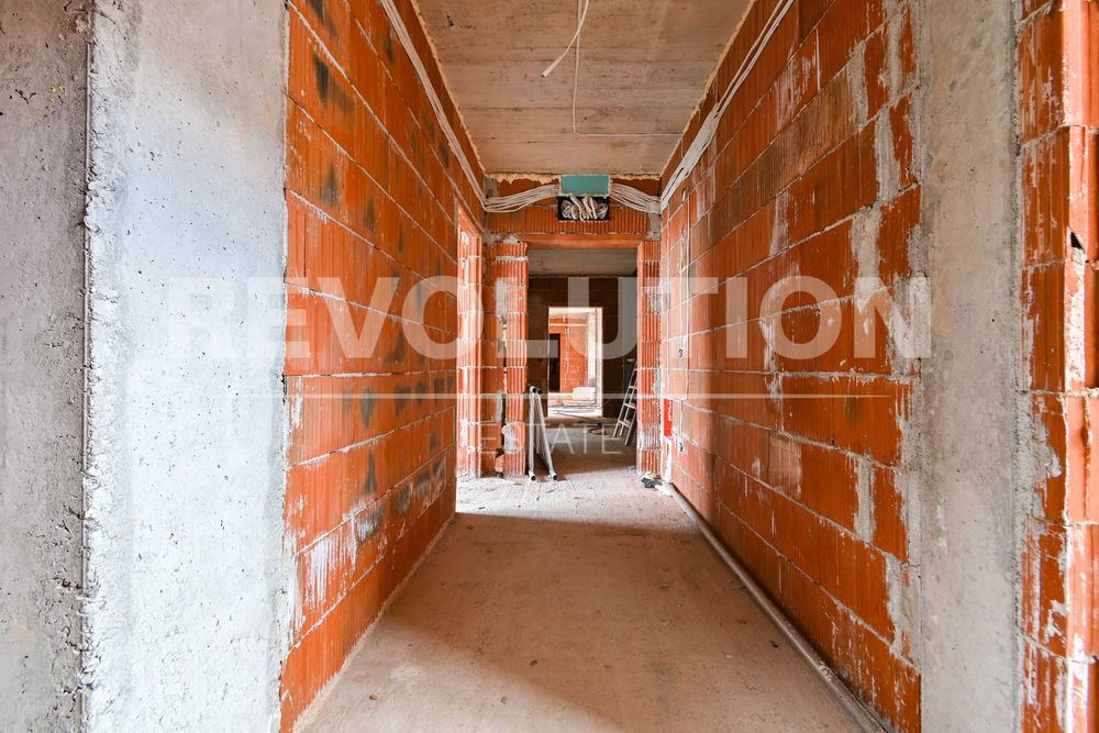 Продава се Тристаен апартамент в София, Малинова долина - 173 кв.м за 1500 €/кв.м - Снимка #12